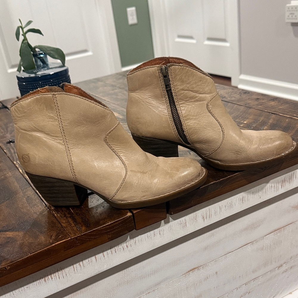 Born Beige Leather Ankle Booties with Stacked Heel